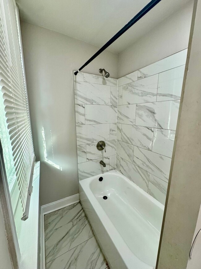 Foto del edificio - 4818 N 13th St