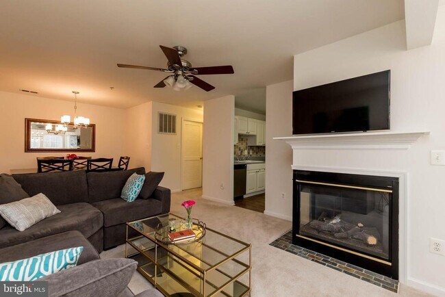 Building Photo - 7500 Calderon Ct