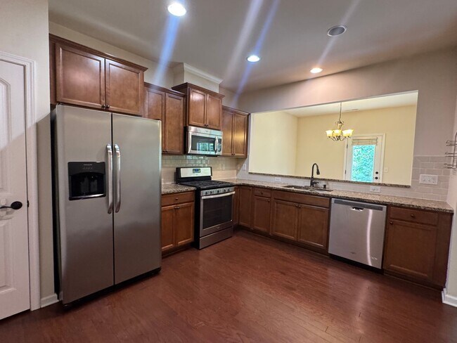 Foto del edificio - 3 Bedroom/2.5 Bath Brick Townhome in Cary NC