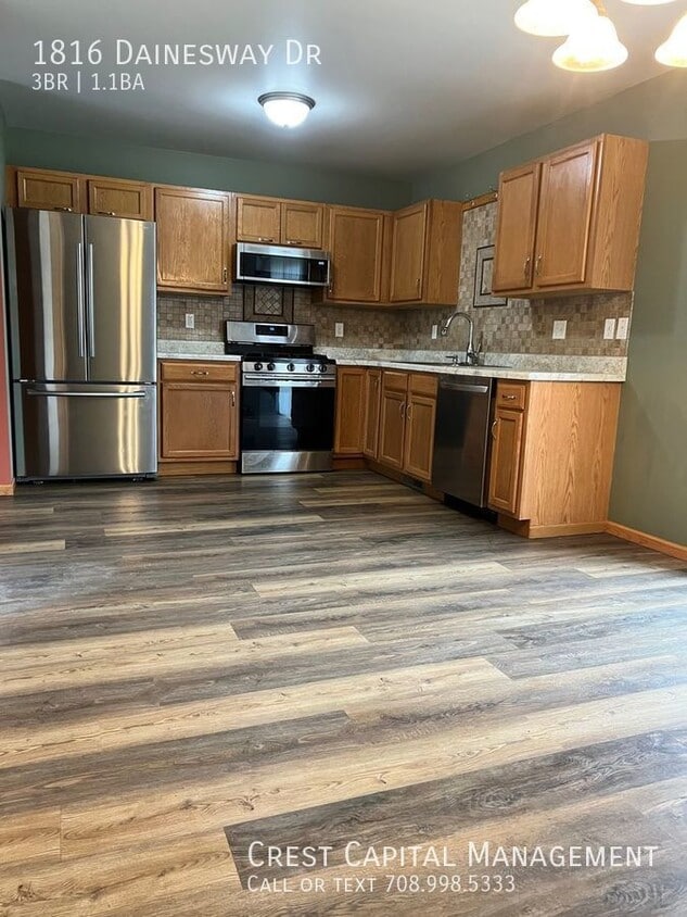 Primary Photo - 1816 Dainesway Dr - Valparaiso IN, 46383