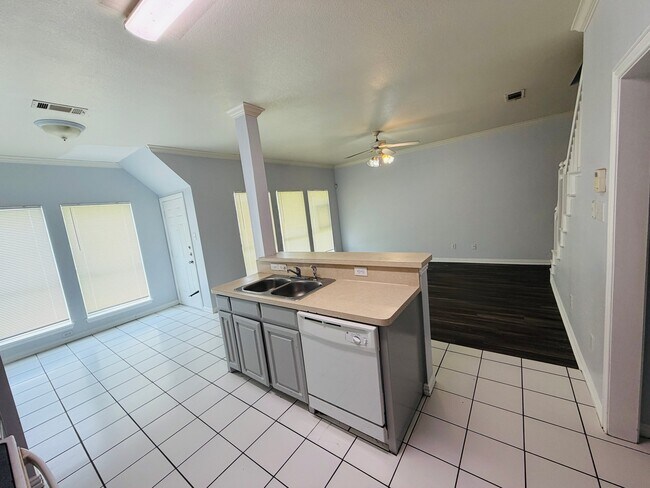 Foto del edificio - 5728 Blackmon Ct