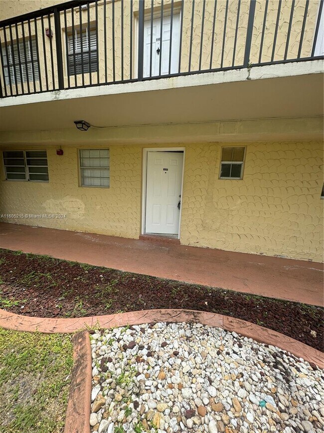 Building Photo - 8650 SW 109th Ave