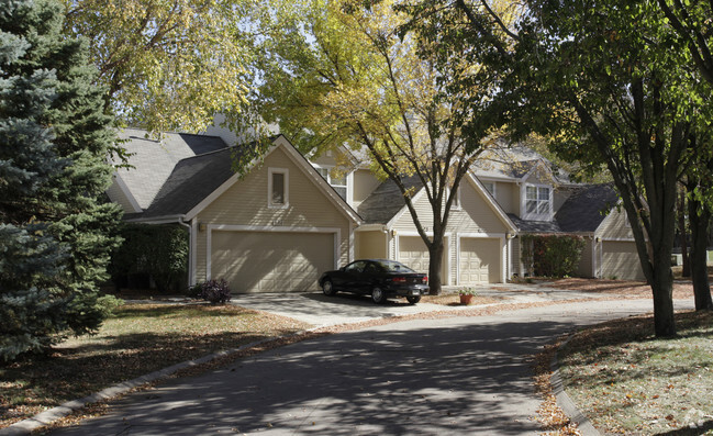 Building Photo - Ashworth Pointe Townhomes