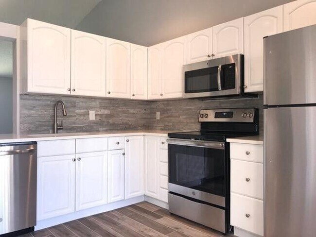 Building Photo - 13025 Northshire Trail