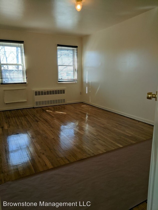 Foto principal - 957 Pacific St