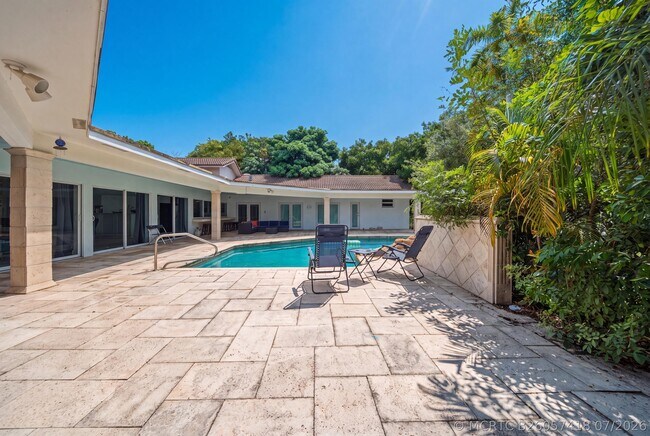 Foto del edificio - 4020 NW 101st Dr