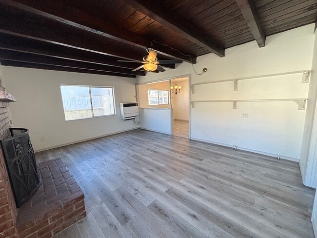 Foto del edificio - Affordable 3 bedroom home available now in Bellflower