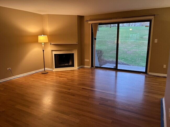 Building Photo - 275 Hickory Ln