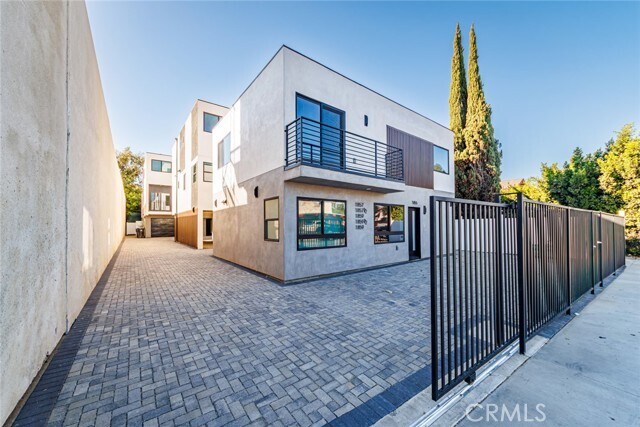 Foto principal - 1857 Crenshaw Blvd