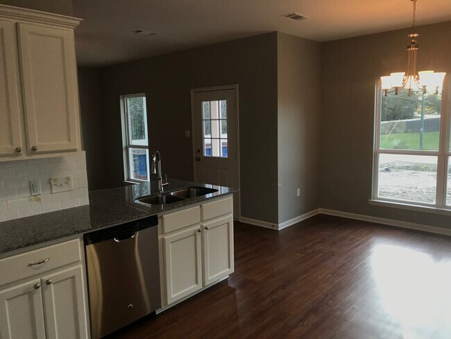 Foto del edificio - 36212 Cheray Dr