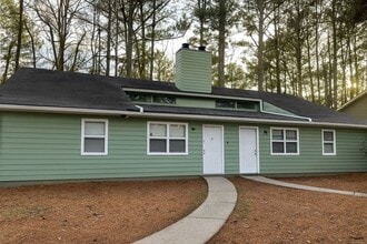 Building Photo - 4101 Hawthorne Cir