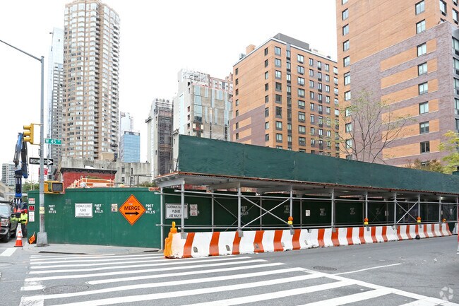 Building Photo - Bloom on Forty Fifth
