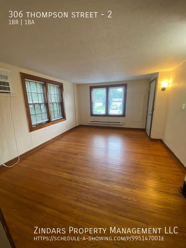 Building Photo - 306 Thompson St