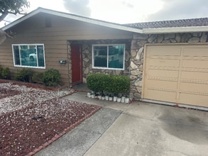 Building Photo - 1675 Soto St