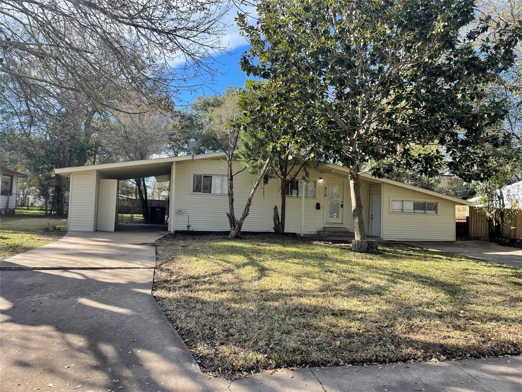 Foto principal - 216 Camellia St