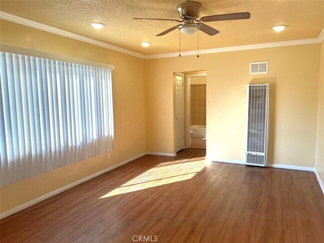 Foto del edificio - 10234 Woodworth Ave