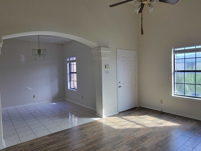 Foto del edificio - 1207 Hillside Rd