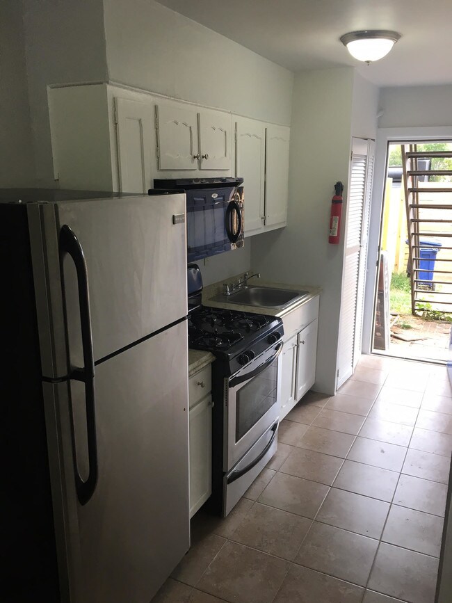 Foto del edificio - 1441 Holbrook St NE