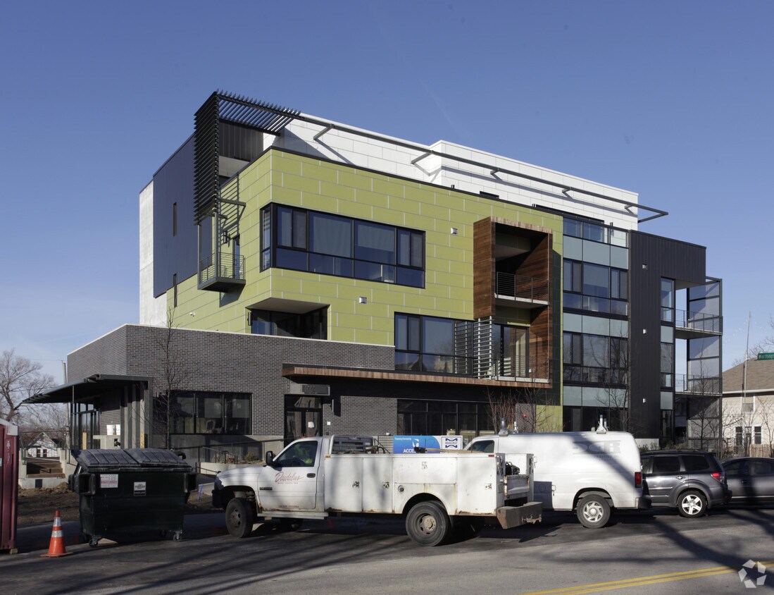 Primary Photo - CO2 on Tenth Street