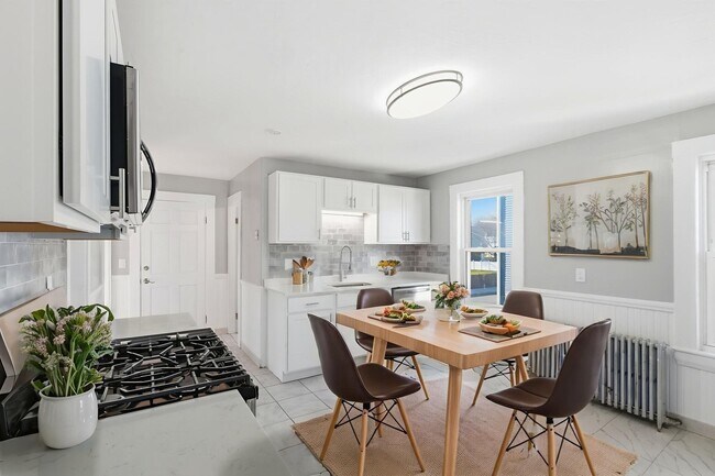 Foto del edificio - 5 Atwood Ave