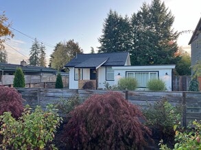 Building Photo - 1298 Beach Ave