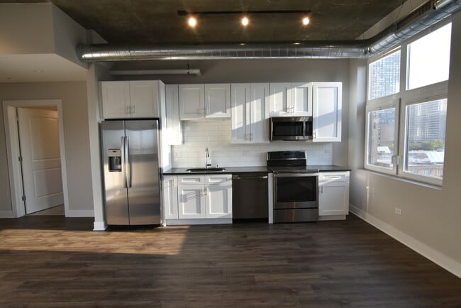 Building Photo - 3833 N Broadway