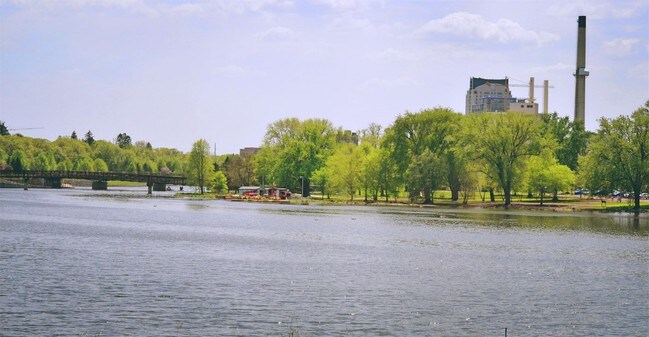 Foto del edificio - 300 16th St NE