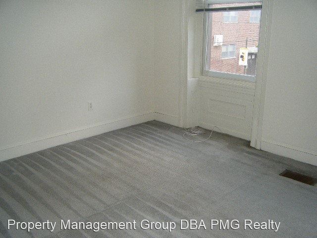 Building Photo - 1740 Green St