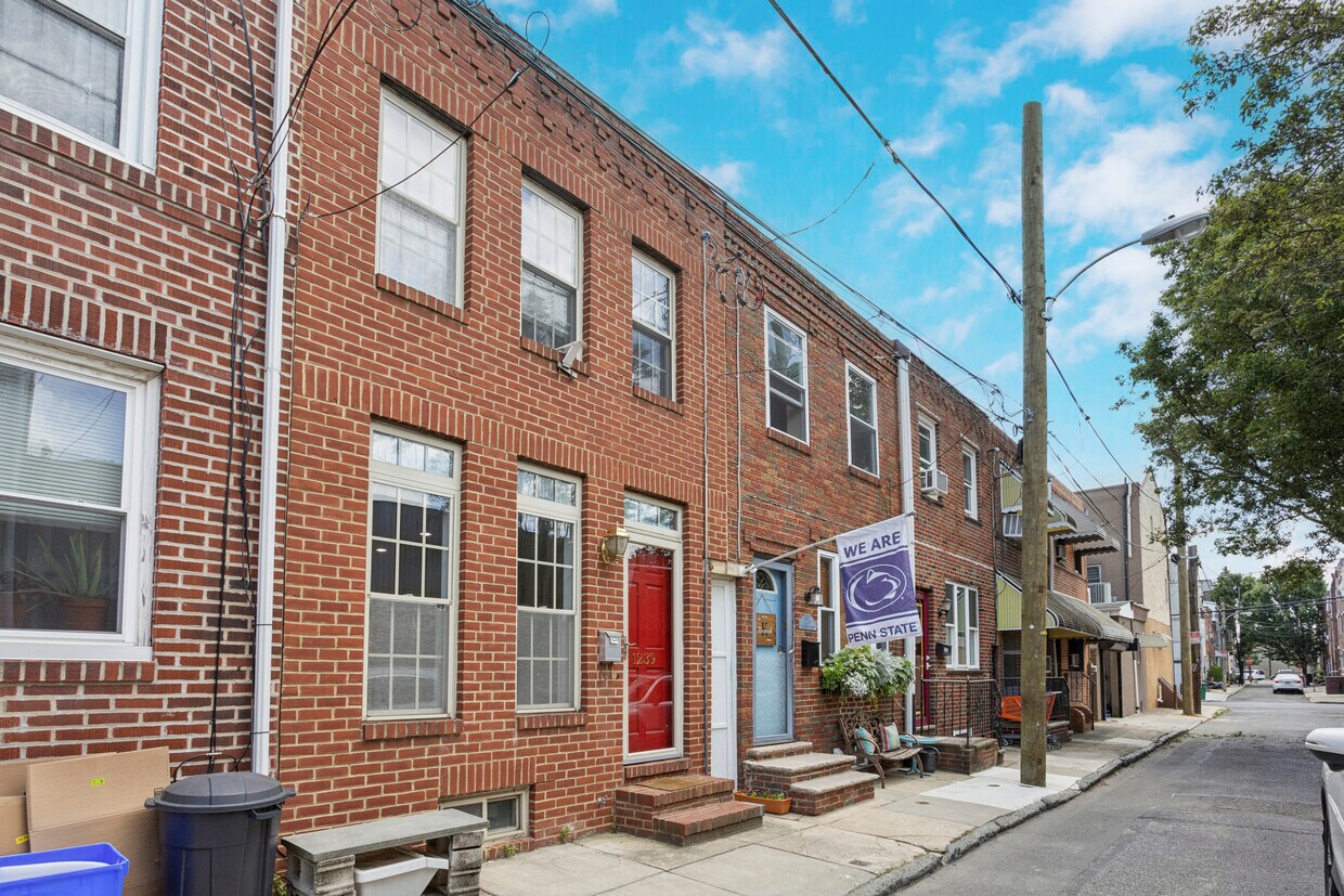 Primary Photo - 1239 S Warnock St