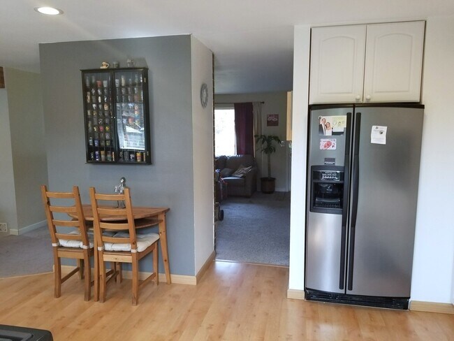 Foto del edificio - Kent east hill Ranch Rambler corner lot home, 3 bedroom 2 bath w/bonus room & large deck!