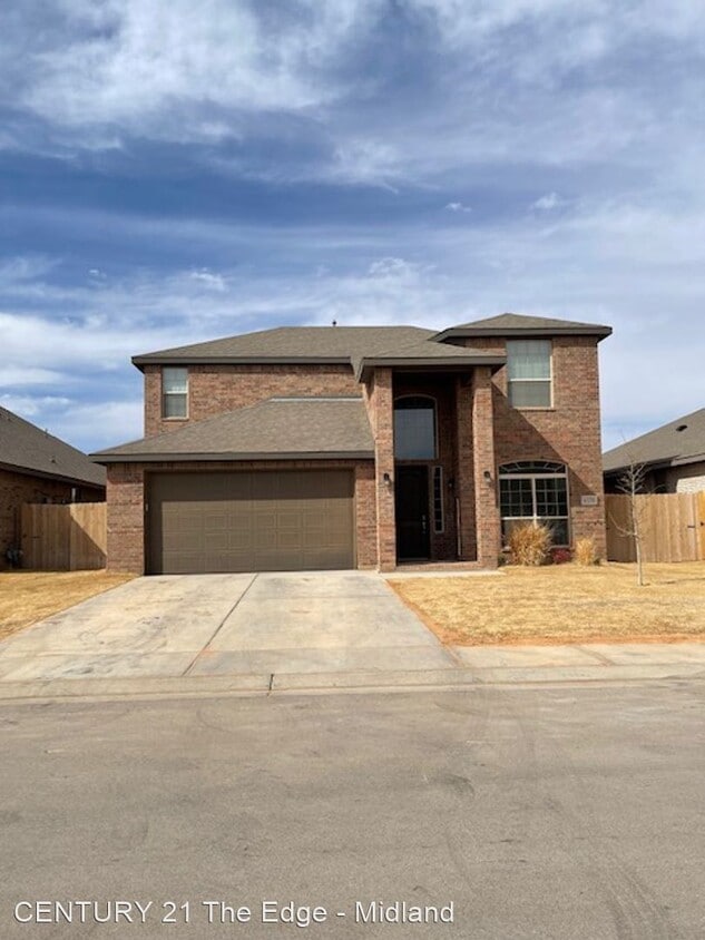 Primary Photo - 4 br, 2.5 bath House - 8331 ECR 114