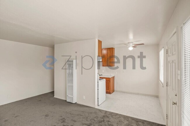 Building Photo - Unit 37