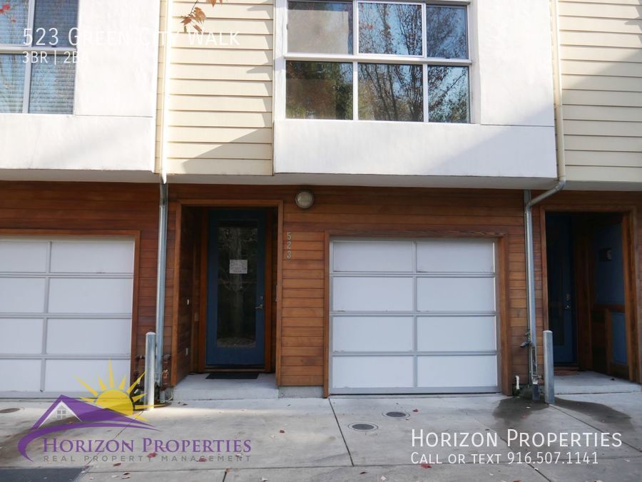 Primary Photo - Modern Bright Three-story 3 Bed 2 Bath 1,4...