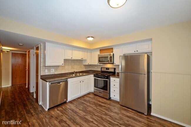 Building Photo - 4 br, 2.5 bath House - 9349 DEE RD