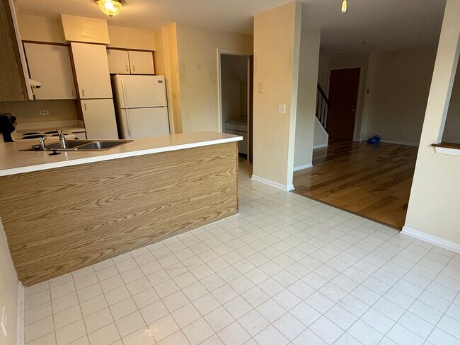 Foto del edificio - 1348 S Lorraine Rd