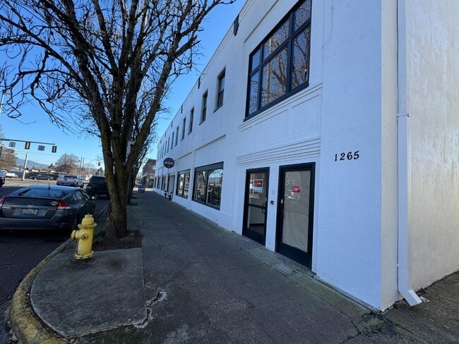 Building Photo - 1265 12th Ave