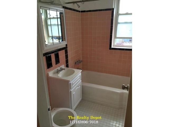 Foto del edificio - 120-11 Hillside Avenue