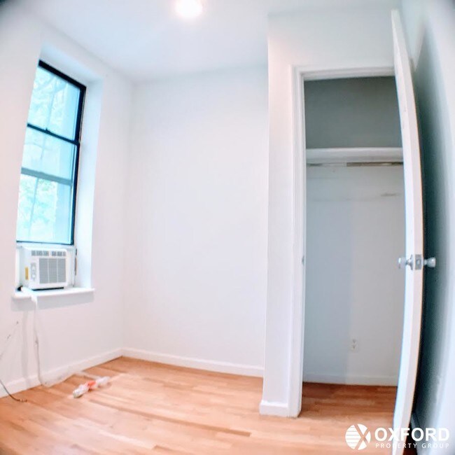 Building Photo - 340 W 49th St
