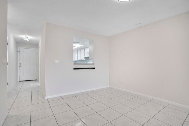 Building Photo - 203 SE 15th Pl