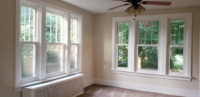 Foto del edificio - 1051 N Mountain Rd