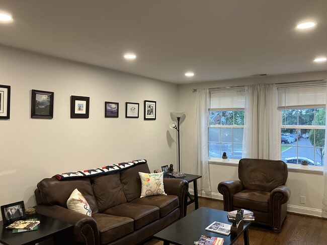 Building Photo - "Stylish 2-Bed 2-level Condo with Granite ...