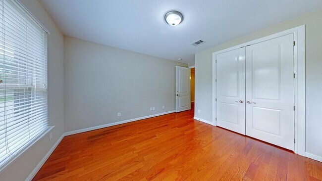 Building Photo - 1102 Plattner St