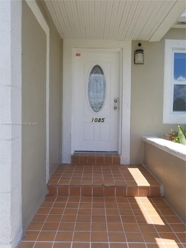 Foto del edificio - 1085 NW 133rd St