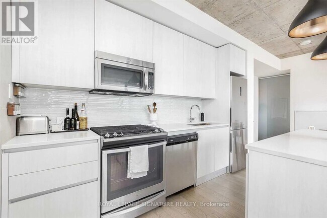 Photo du bâtiment - 111 Bathurst St