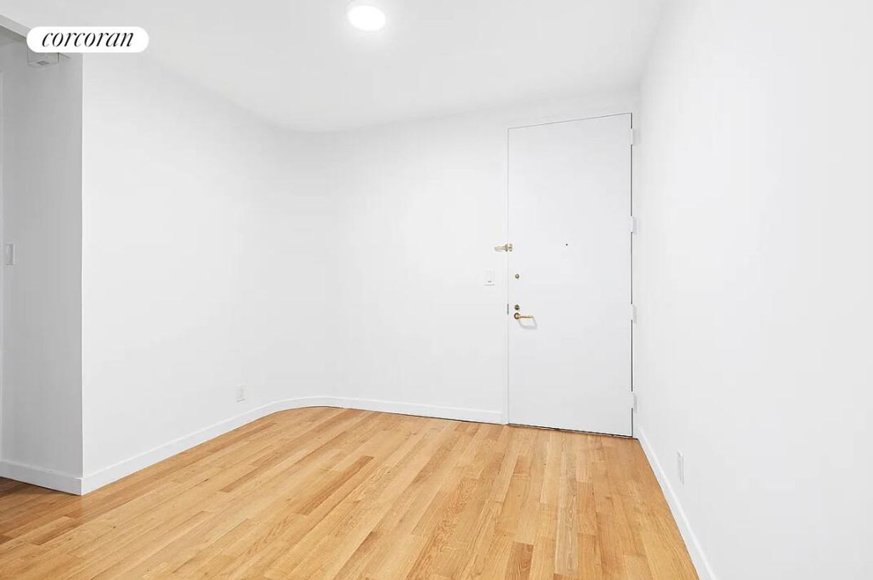 Primary Photo - 150 E 57th St