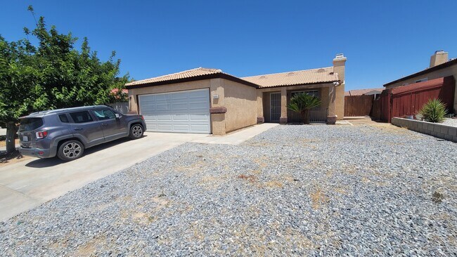 Building Photo - 16918 Sorrento Ln
