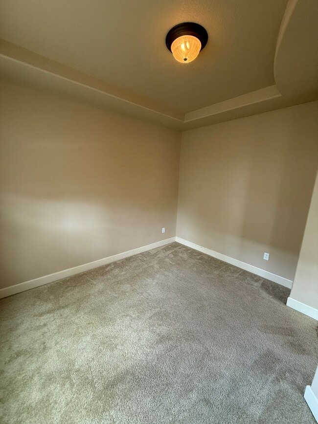 Building Photo - Large Rock Creek Single Family Home
