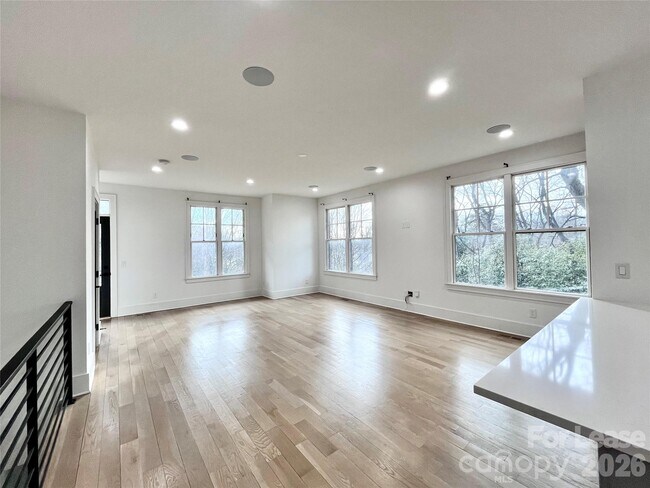Foto del edificio - 614 West Blvd