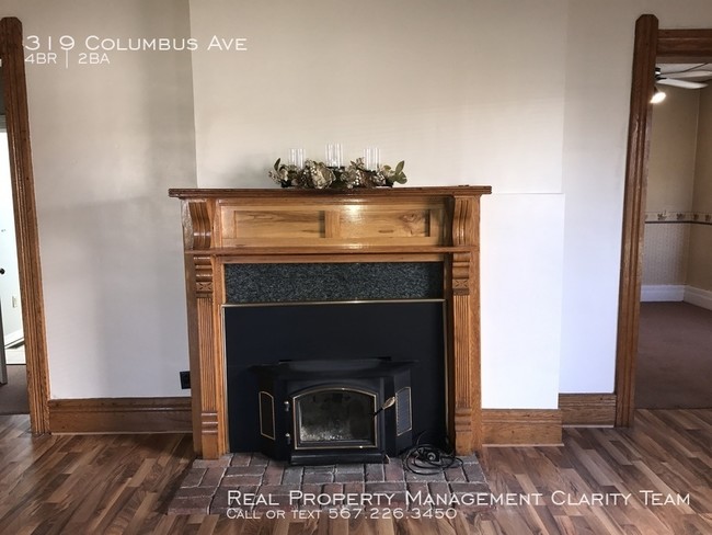 Building Photo - Fostoria 4 Bedroom Century Home