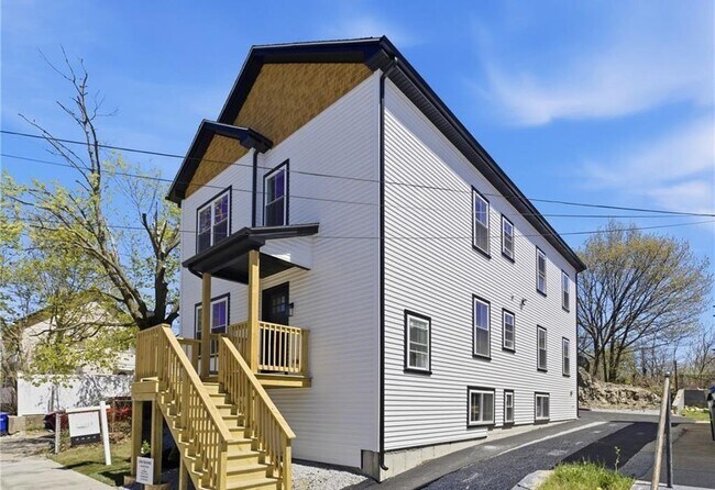 Building Photo - 35 Mt Pleasant Ave